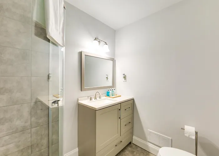 1 Mi To Dtwn: Walkable Gem In