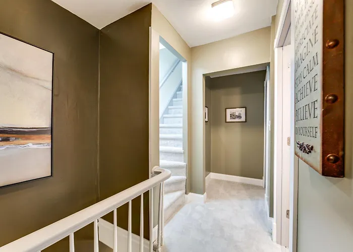 Holiday home 1 Mi To Dtwn: Walkable Gem In