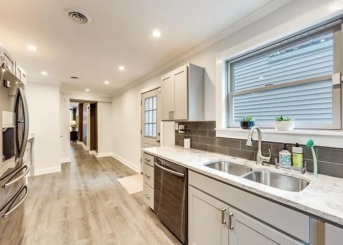 1 Mi To Dtwn: Walkable Gem In Holiday home Pittsburgh