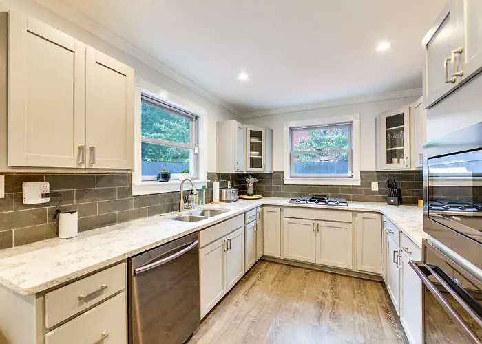 1 Mi To Dtwn: Walkable Gem In