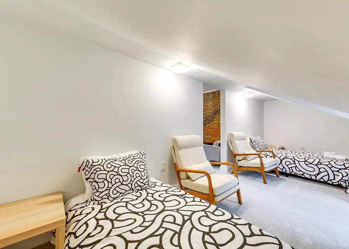 Holiday home 1 Mi To Dtwn: Walkable Gem In